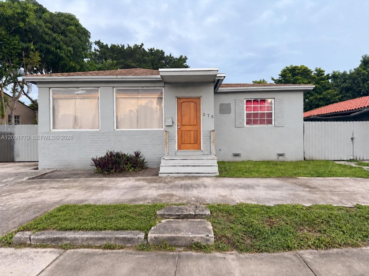 275 E 49th St, Hialeah FL 33013