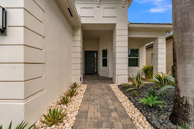 8543 Julian Alps Lane, Boynton Beach FL 33473 - Boynton Beach, FL - Photo 5