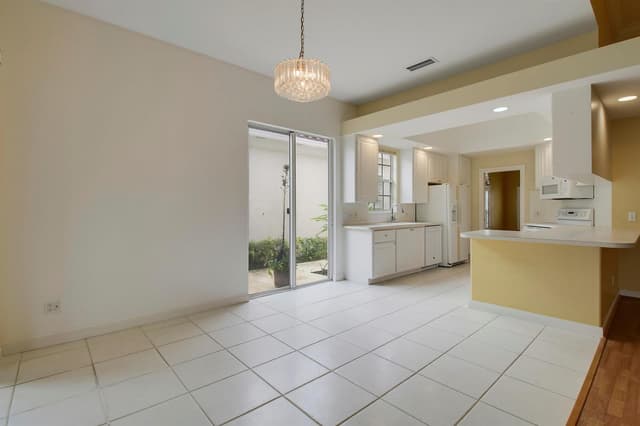 10755 WHARTON Way, Palm Beach Gardens FL 33412 - Palm Beach Gardens, FL - Photo 4