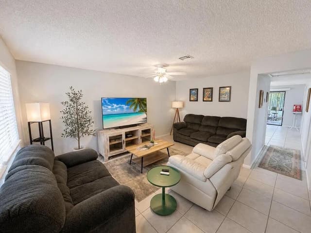 9258 GREEN MEADOWS Way, Palm Beach Gardens FL 33418 - Palm Beach Gardens, FL - Photo 2