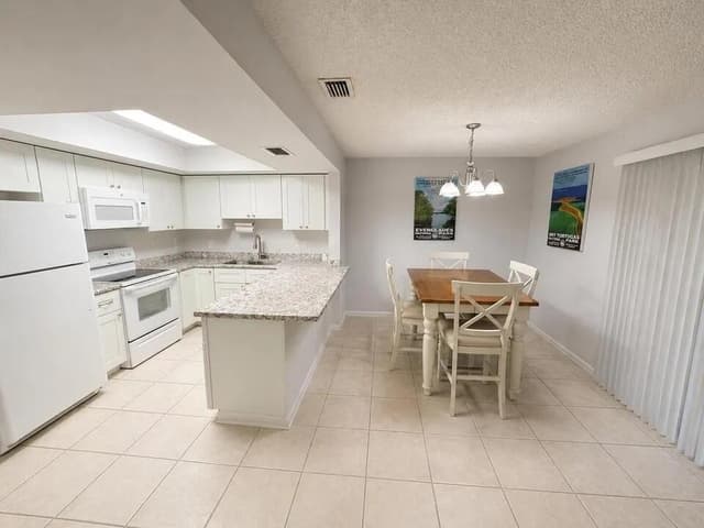 9258 GREEN MEADOWS Way, Palm Beach Gardens FL 33418 - Palm Beach Gardens, FL - Photo 5