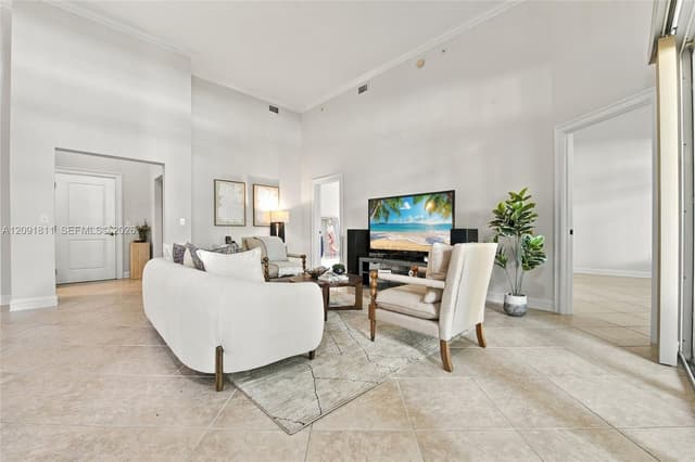 16102 Emerald Estates Dr # 126, Weston FL 33331 - Weston, FL - Photo 5