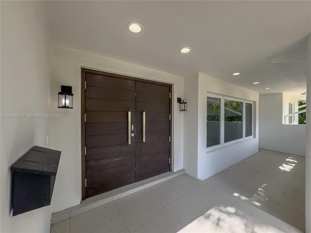 20405 NE 22nd Pl, Miami FL 33180 - Miami, FL - Photo 3
