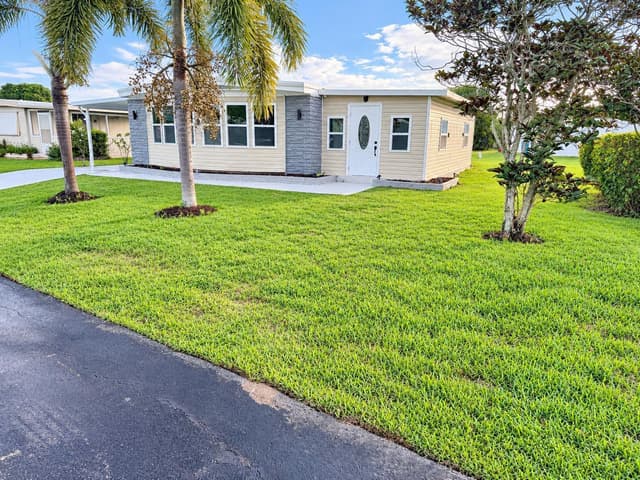 8572 Crown Drive, Boynton Beach FL 33436 - Boynton Beach, FL - Photo 2