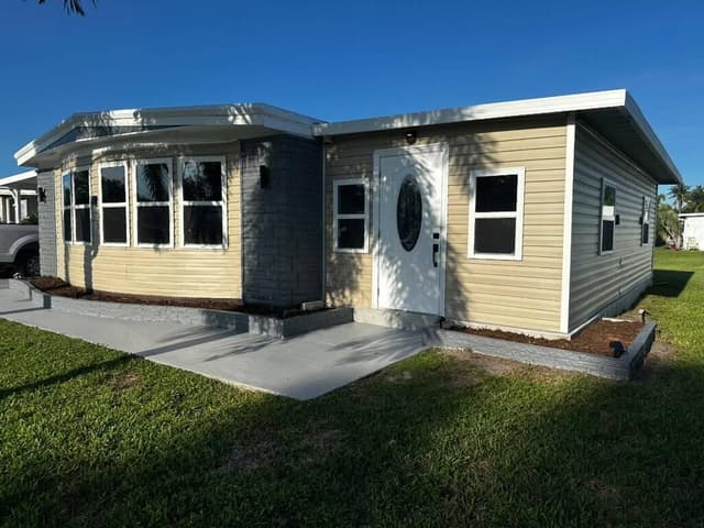 8572 Crown Drive, Boynton Beach FL 33436 - Boynton Beach, FL - Photo 7