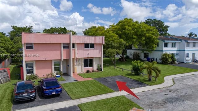 7911 SW 7th Pl, North Lauderdale FL 33068 - North Lauderdale, FL - Photo 2