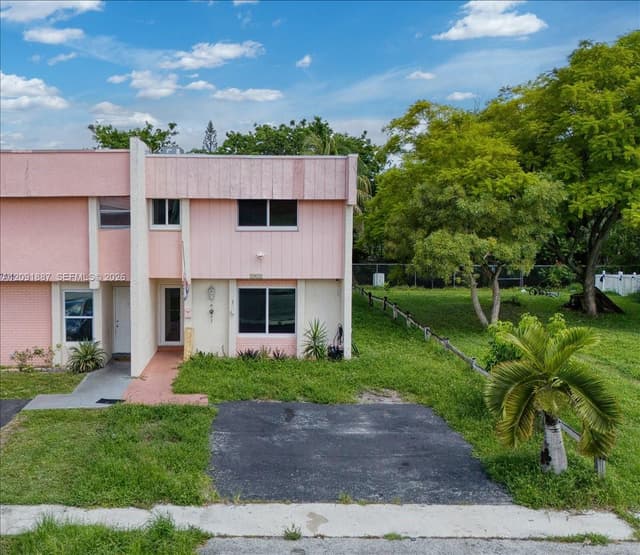 7911 SW 7th Pl, North Lauderdale FL 33068 - North Lauderdale, FL - Photo 7