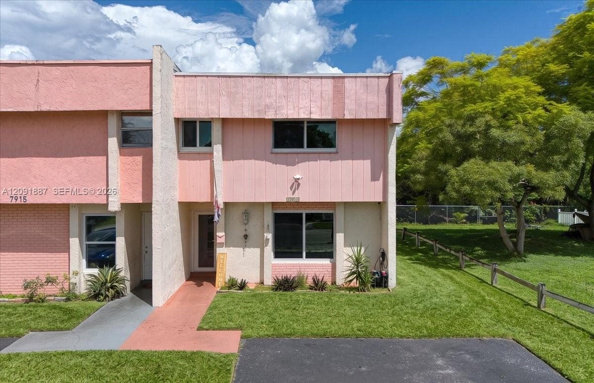7911 SW 7th Pl, North Lauderdale FL 33068
