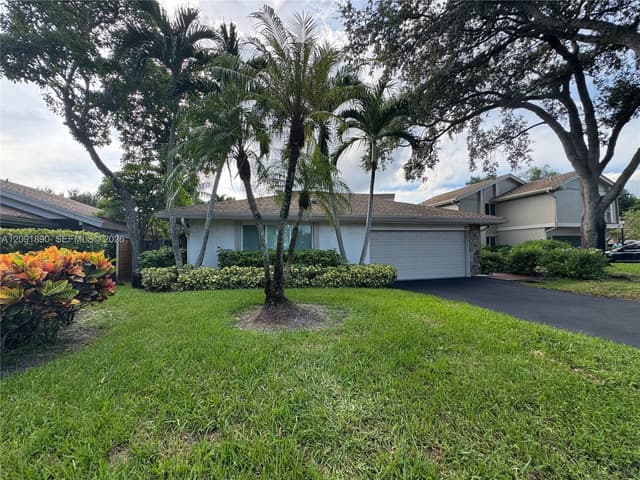 76 Ivy Rd, Hollywood FL 33021 - Hollywood, FL - Photo 2