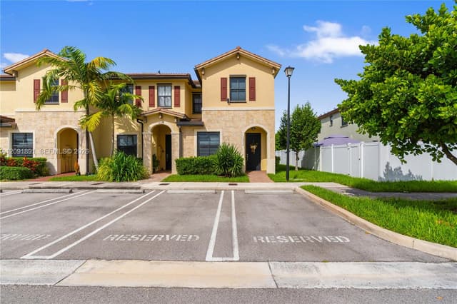 10496 W 33rd Ln, Hialeah FL 33018 - Hialeah, FL - Photo 3