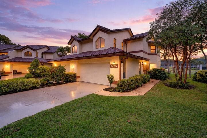 5315 10TH FAIRWAY Drive # 2, Delray Beach FL 33484