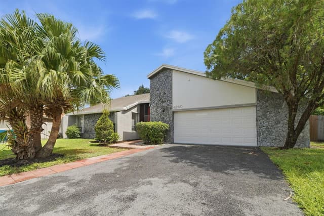 4790 NW 85th Avenue, Lauderhill FL 33351 - Lauderhill, FL - Photo 2