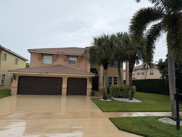 2243 RIDGEWOOD Circle, Royal Palm Beach FL 33411 - Royal Palm Beach, FL - Photo 6