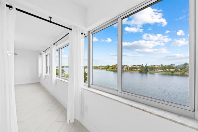 877 NE 195TH Street # 422, Miami FL 33179 - Miami, FL - Photo 5
