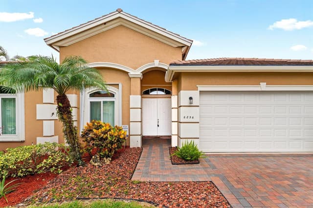 6856 HOULTON Circle, Lake Worth FL 33467 - Lake Worth, FL - Photo 4