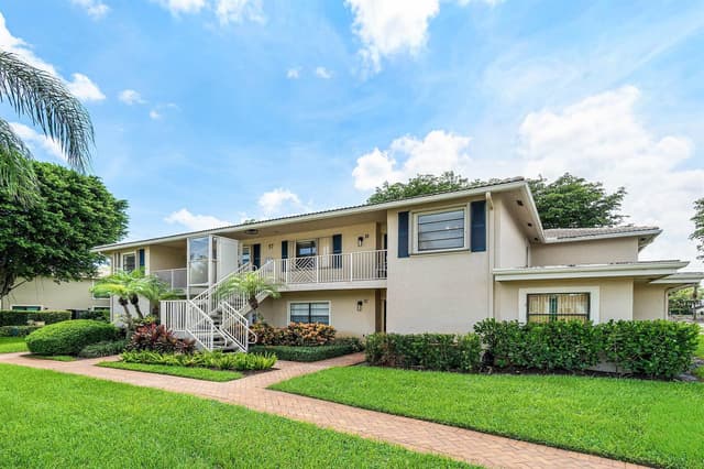 37 Stratford Lane W # D, Boynton Beach FL 33436 - Boynton Beach, FL - Photo 2