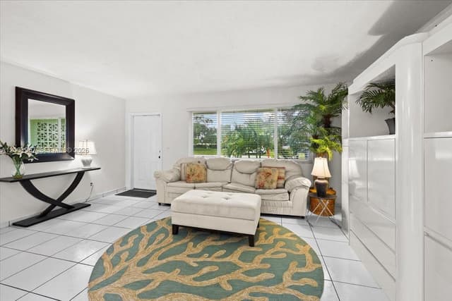 401 SW 72nd Ave, Pembroke Pines FL 33023 - Pembroke Pines, FL - Photo 2