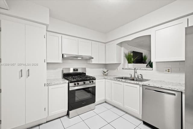 401 SW 72nd Ave, Pembroke Pines FL 33023 - Pembroke Pines, FL - Photo 3