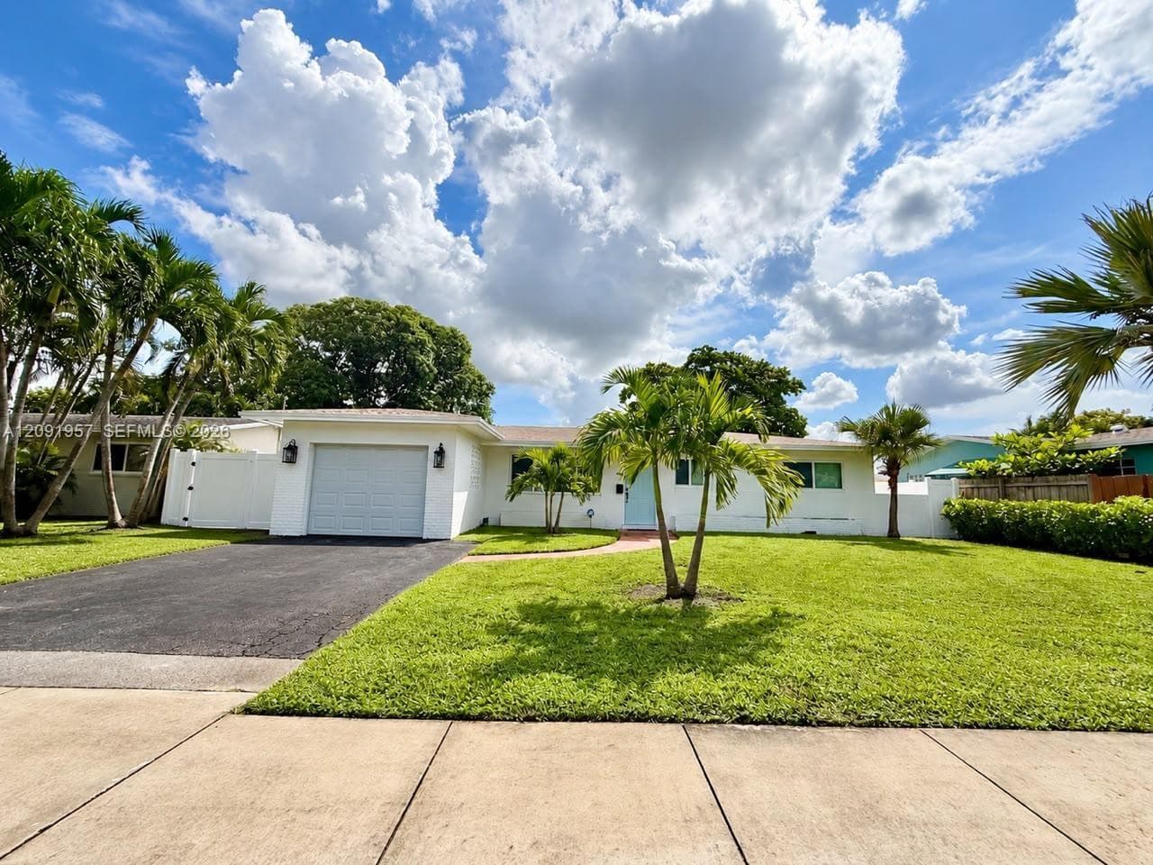 401 SW 72nd Ave, Pembroke Pines FL 33023 - Pembroke Pines, FL - Photo 1