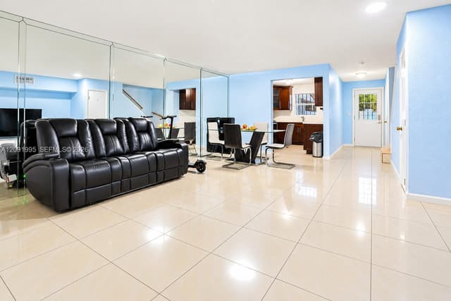 7000 W 15th Ct, Hialeah FL 33014 - Hialeah, FL - Photo 6