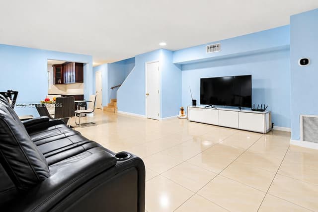 7000 W 15th Ct, Hialeah FL 33014 - Hialeah, FL - Photo 5