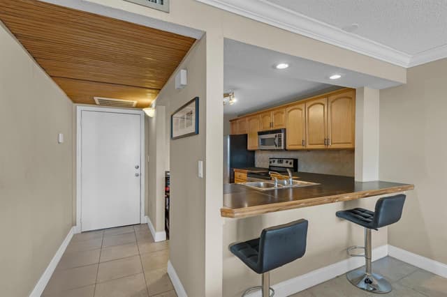 6 ROYAL PALM Way # 307, Boca Raton FL 33432 - Boca Raton, FL - Photo 6