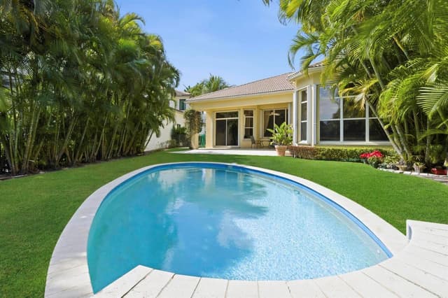 401 VIA PLACITA, Palm Beach Gardens FL 33418 - Palm Beach Gardens, FL - Photo 2