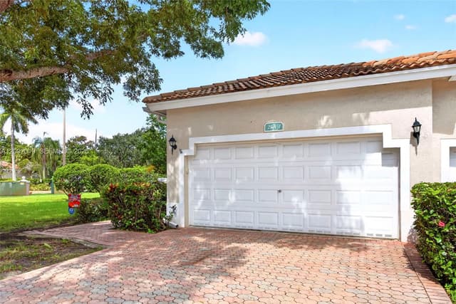 2501 E Aragon Blvd # 1, Sunrise FL 33313 - Sunrise, FL - Photo 2