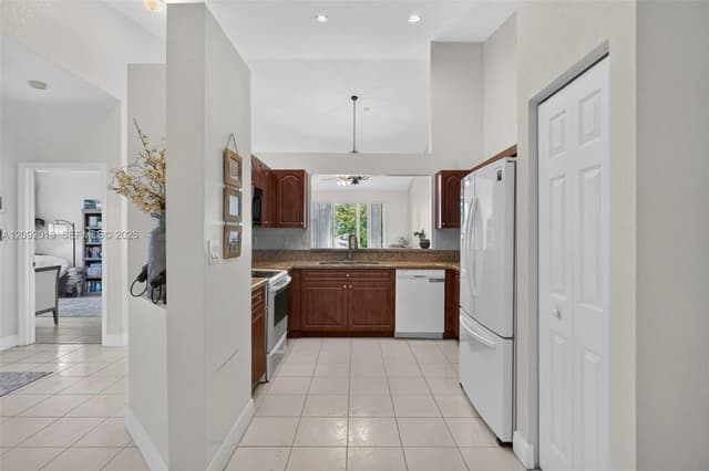 2501 E Aragon Blvd # 1, Sunrise FL 33313 - Sunrise, FL - Photo 7