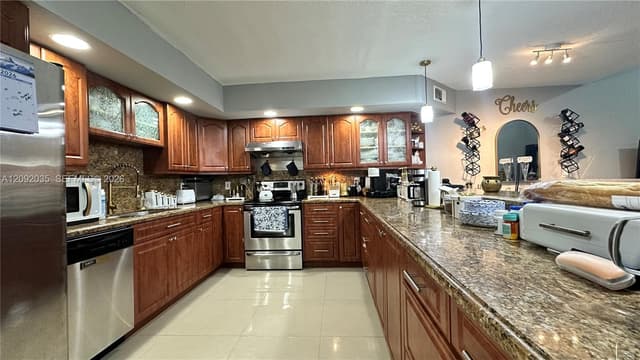 5012 S University Dr, Davie FL 33328 - Davie, FL - Photo 7