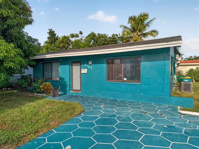 6102 NW 69th Avenue, Tamarac FL 33321 - Tamarac, FL - Photo 2