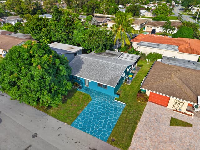 6102 NW 69th Avenue, Tamarac FL 33321 - Tamarac, FL - Photo 5