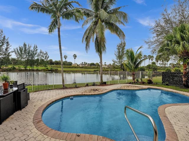 2111 RESTON Circle, Royal Palm Beach FL 33411 - Royal Palm Beach, FL - Photo 2