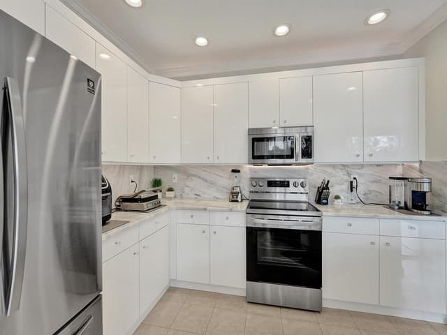 2111 RESTON Circle, Royal Palm Beach FL 33411 - Royal Palm Beach, FL - Photo 7