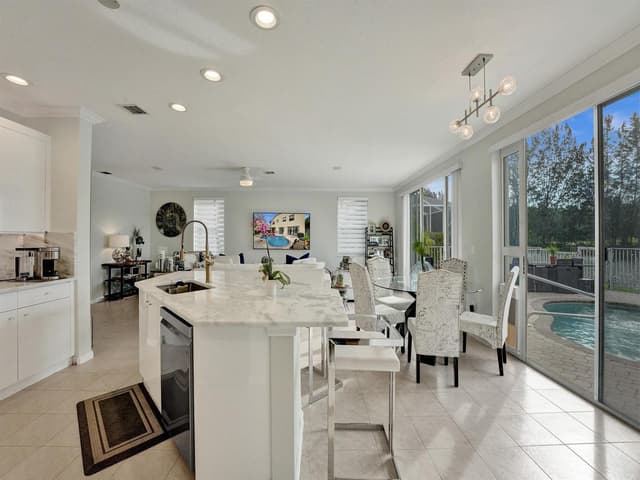 2111 RESTON Circle, Royal Palm Beach FL 33411 - Royal Palm Beach, FL - Photo 5