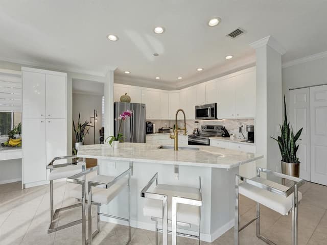2111 RESTON Circle, Royal Palm Beach FL 33411 - Royal Palm Beach, FL - Photo 4