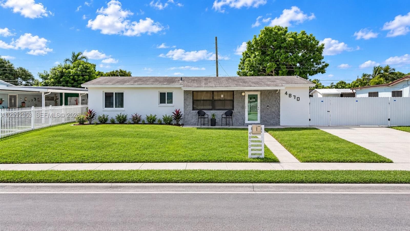 4870 NW 169th St, Miami Gardens FL 33055 - Miami Gardens, FL - Photo 1
