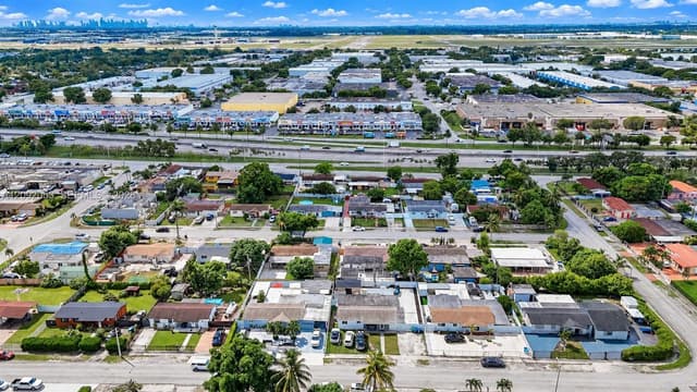 4870 NW 169th St, Miami Gardens FL 33055 - Miami Gardens, FL - Photo 4