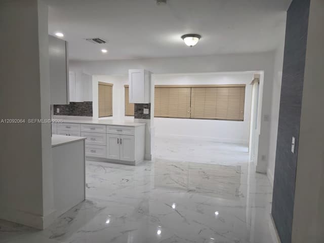 831 N 72nd Way, Hollywood FL 33024 - Hollywood, FL - Photo 2