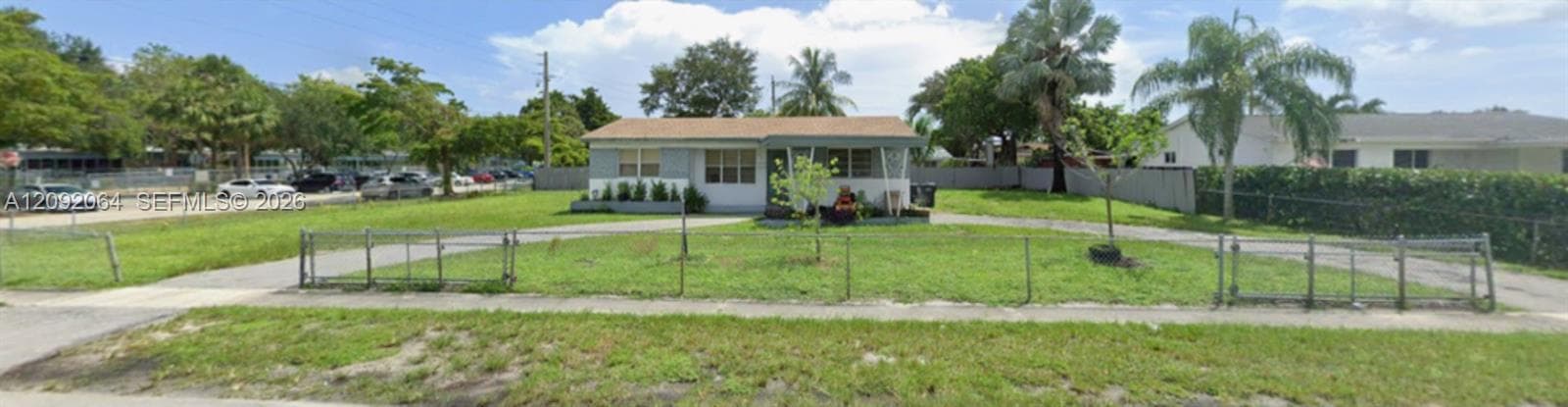 831 N 72nd Way, Hollywood FL 33024 - Hollywood, FL - Photo 1