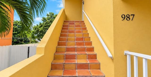 985 SW 10th St, Miami FL 33130 - Miami, FL - Photo 2