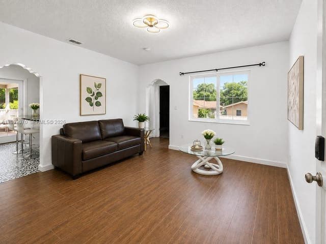 985 SW 10th St, Miami FL 33130 - Miami, FL - Photo 6