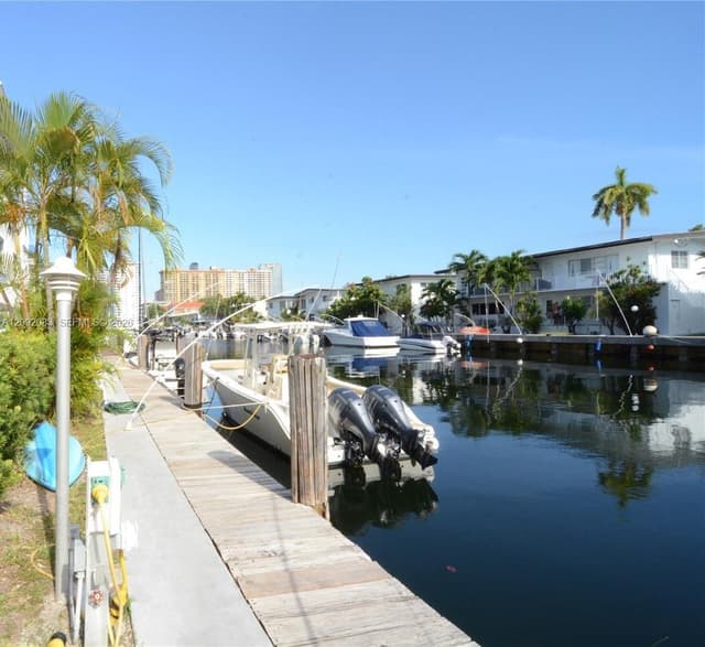 3702 NE 171st St # 6, North Miami Beach FL 33160 - North Miami Beach, FL - Photo 2