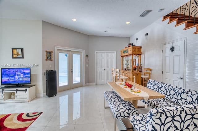 279 Springfield Dr, West Palm Beach FL 33415 - West Palm Beach, FL - Photo 5