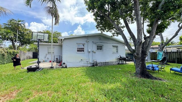 13260 NE Miami Ct, North Miami FL 33161 - North Miami, FL - Photo 4