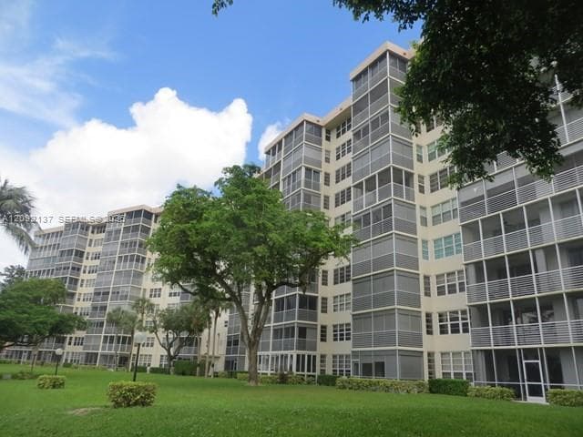 3499 Oaks Way # 708, Pompano Beach FL 33069 - Pompano Beach, FL - Photo 2