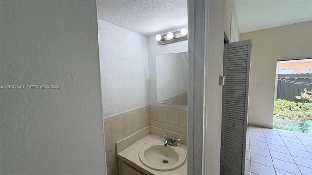 5712 W 25th Ct # 5712, Hialeah FL 33016 - Hialeah, FL - Photo 6