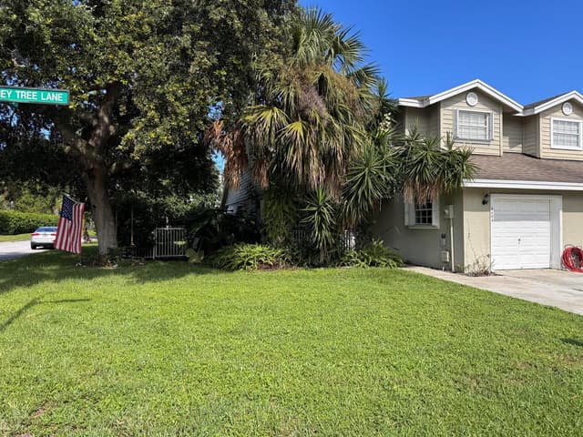 949 Honeytree Lane # A, Wellington FL 33414 - Wellington, FL - Photo 2