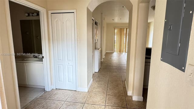17650 NW 73rd Ave # 18, Hialeah FL 33015 - Hialeah, FL - Photo 5
