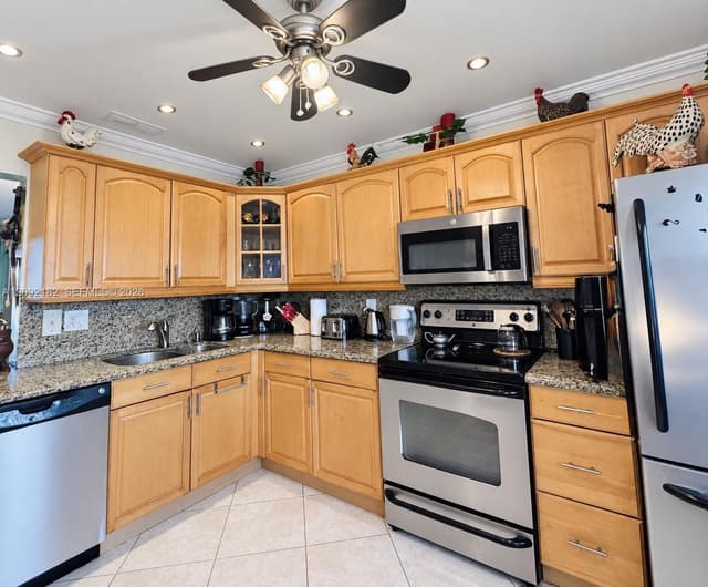 1000 NE 14th Ave # 703, Hallandale Beach FL 33009 - Hallandale Beach, FL - Photo 4